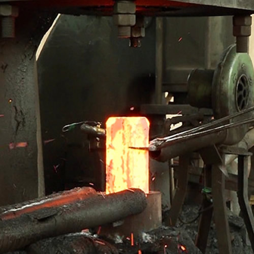 螺栓球原料锻打